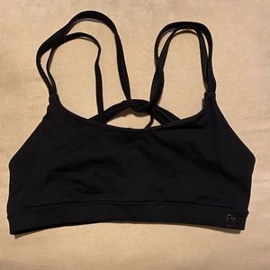 🌲 Strappy Sport Bra (removable pads included)